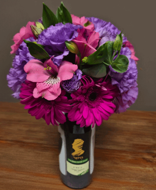 סידור פרחים על יין